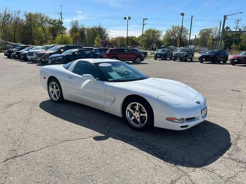 Arctic White 2004 Chevrolet Corvette Base