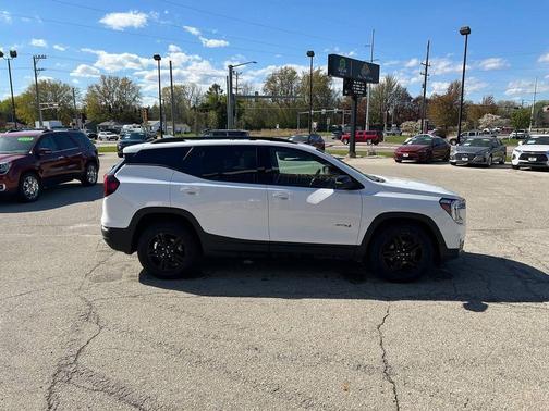 White Frost Tricoat 2022 GMC Terrain AT4
