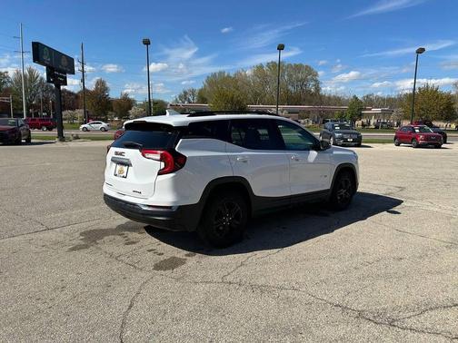 White Frost Tricoat 2022 GMC Terrain AT4