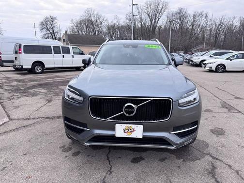 2019 Volvo XC90 T6 Momentum