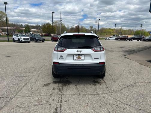 Bright White Clear Coat 2019 Jeep Cherokee Latitude Plus