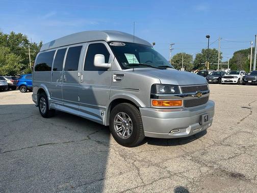 Silver Ice Metallic 2021 Chevrolet Express 2500 LT