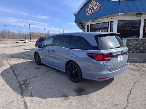 Sonic Gray Pearl 2023 Honda Odyssey Sport
