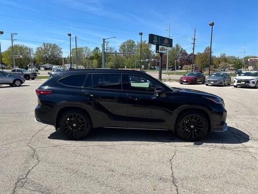 Midnight Black Metallic 2023 Toyota Highlander XSE