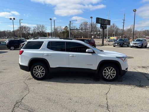 Summit White 2017 GMC Acadia SLE-2