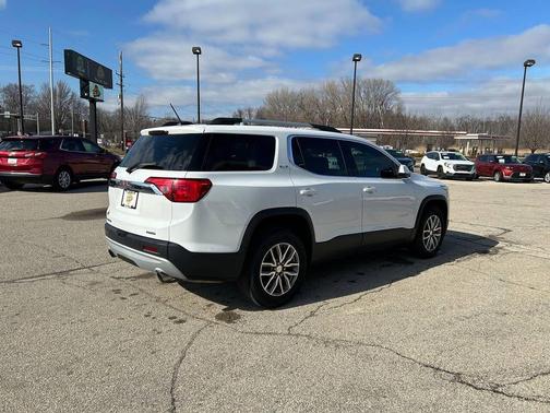 Summit White 2017 GMC Acadia SLE-2