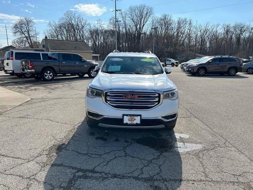 Summit White 2017 GMC Acadia SLE-2