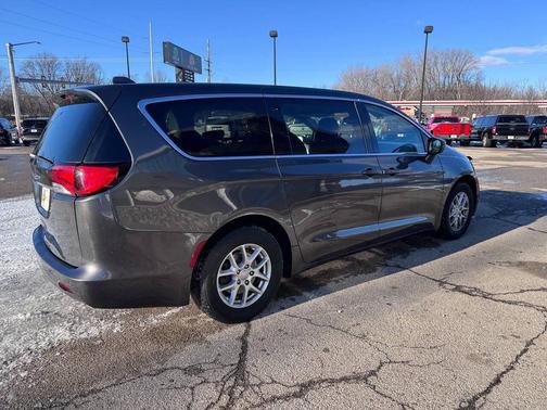2017 Chrysler Pacifica Touring
