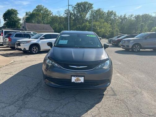 Granite Crystal Metallic Clear Coat 2017 Chrysler Pacifica Touring