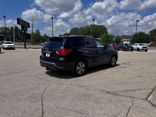 Magnetic Black Pearl 2019 Nissan Pathfinder S