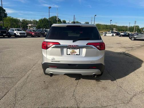 Quicksilver Metallic 2018 GMC Acadia SLE-1