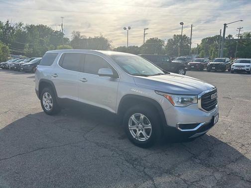 Quicksilver Metallic 2018 GMC Acadia SLE-1