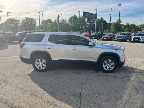 Quicksilver Metallic 2018 GMC Acadia SLE-1