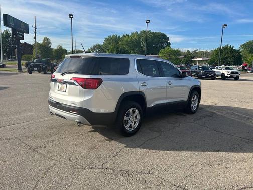 Quicksilver Metallic 2018 GMC Acadia SLE-1