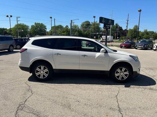 White 2015 Chevrolet Traverse 1LT
