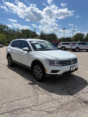 Pure White 2020 Volkswagen Tiguan 2.0T SE 4MOTION