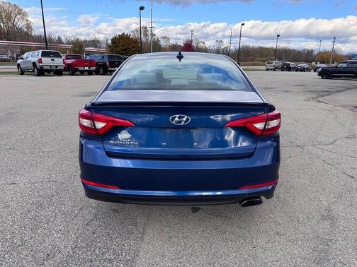 2017 Hyundai SONATA SE