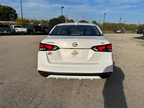 2021 Nissan Versa 1.6 SV