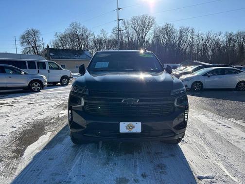 2023 Chevrolet Suburban RST