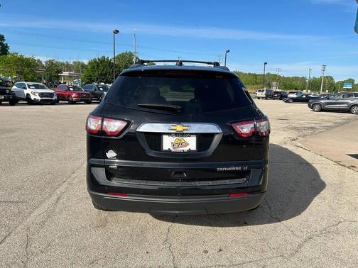 Mosaic Black Metallic 2016 Chevrolet Traverse 1LT