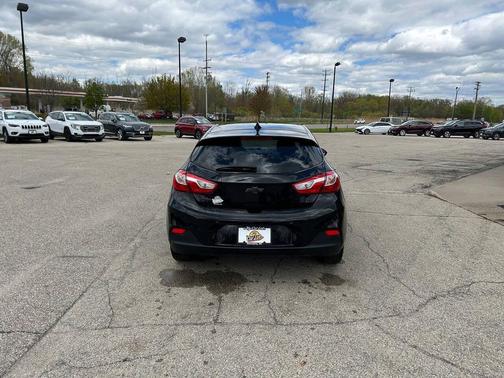 Black 2019 Chevrolet Cruze LT