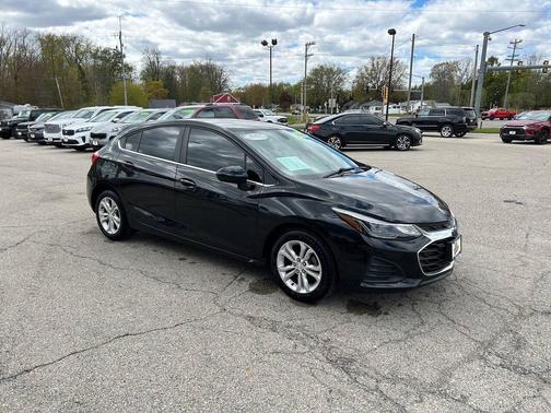 Black 2019 Chevrolet Cruze LT