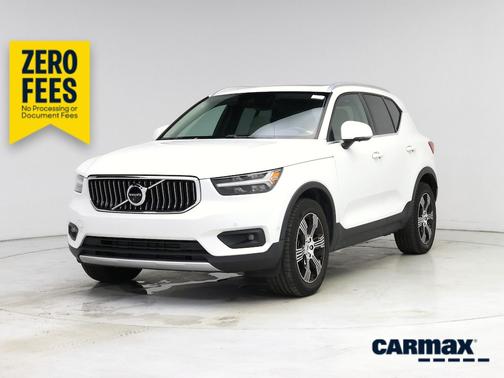 White 2022 Volvo XC40 T5 Inscription