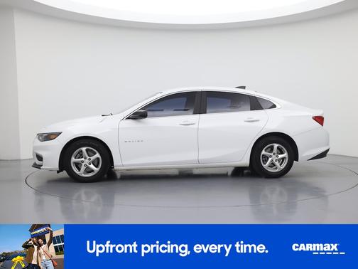 White 2018 Chevrolet Malibu LS