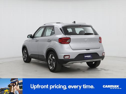 2022 Hyundai VENUE SEL