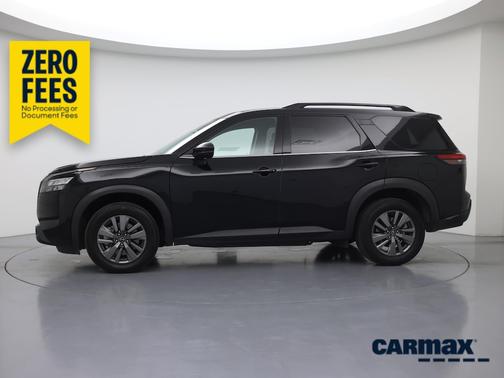 Black 2024 Nissan Pathfinder SV