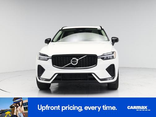 White 2024 Volvo XC60 B5 Plus Dark Theme