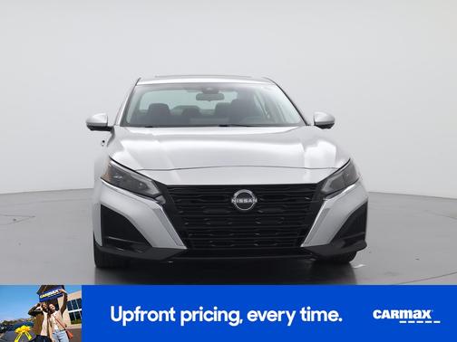Silver 2023 Nissan Altima SL