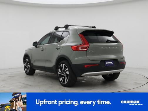 Green 2025 Volvo XC40 B5 Ultra Bright Theme