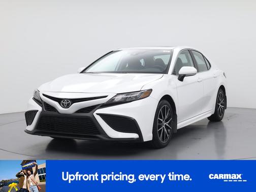 White 2023 Toyota Camry SE
