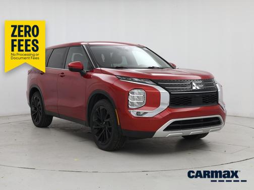Red 2023 Mitsubishi Outlander SE