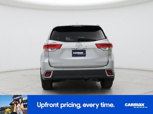 Silver 2018 Toyota Highlander Limited Platinum