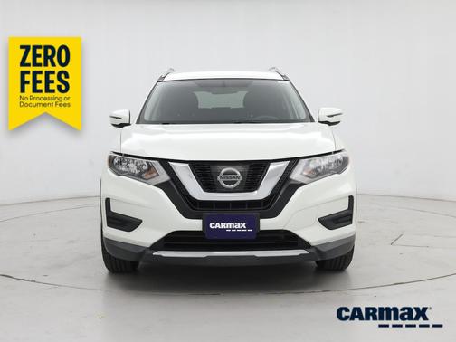 White 2017 Nissan Rogue SV