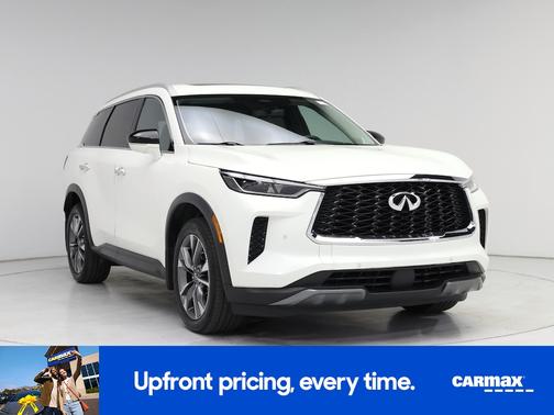 White 2022 INFINITI QX60 Luxe