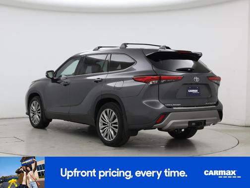 Gray 2022 Toyota Highlander Platinum