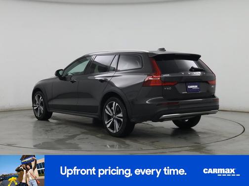 2025 Volvo V60 Cross Country B5 Plus