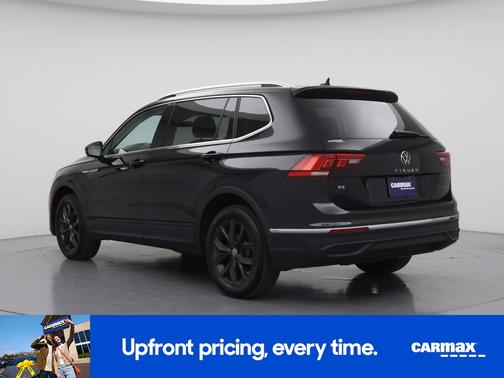 Black 2024 Volkswagen Tiguan SE
