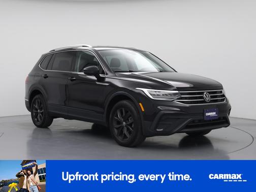 Black 2024 Volkswagen Tiguan SE