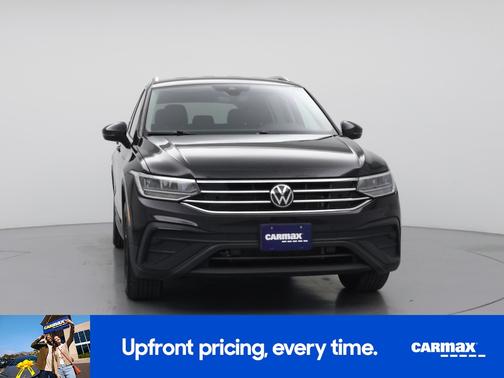 Black 2024 Volkswagen Tiguan SE