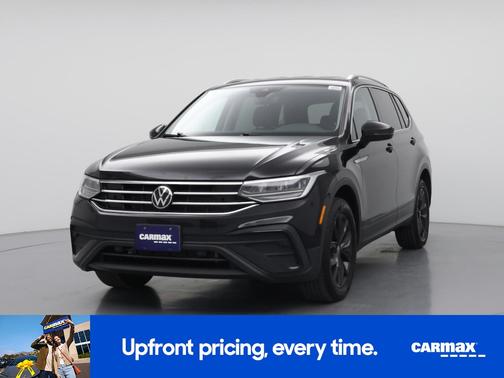 Black 2024 Volkswagen Tiguan SE