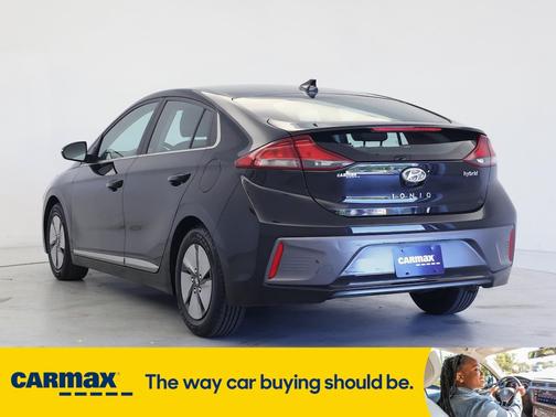2022 Hyundai IONIQ Hybrid SE