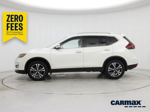 White 2019 Nissan Rogue SV