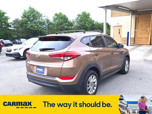 2016 Hyundai TUCSON SE