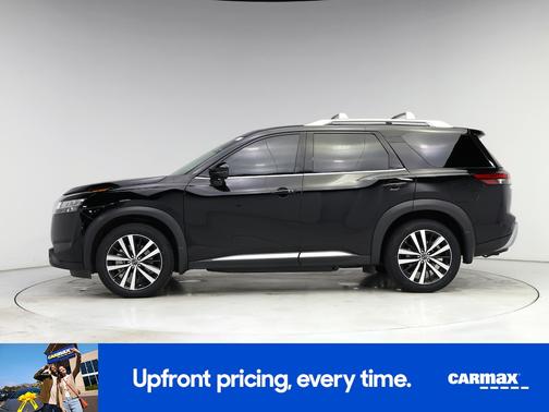 Black 2024 Nissan Pathfinder Platinum