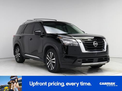 Black 2024 Nissan Pathfinder Platinum