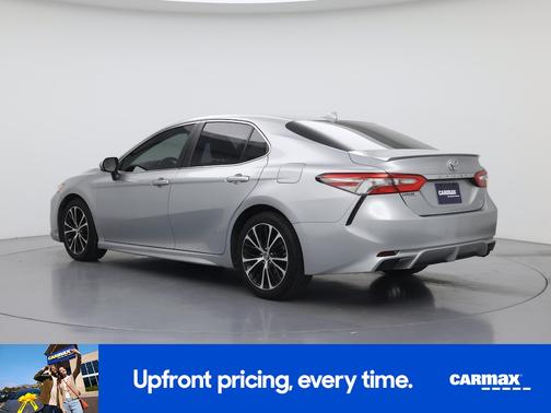 Silver 2018 Toyota Camry SE